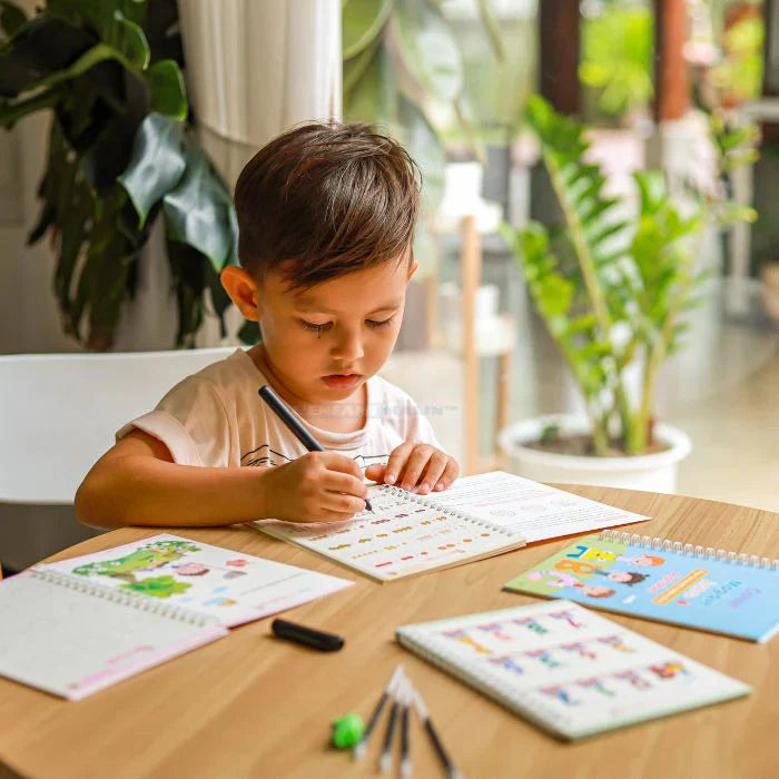 Pack de 4 Cahiers Magiques Réutilisables – Cahier d'écriture magique réutilisable - Funnybook™